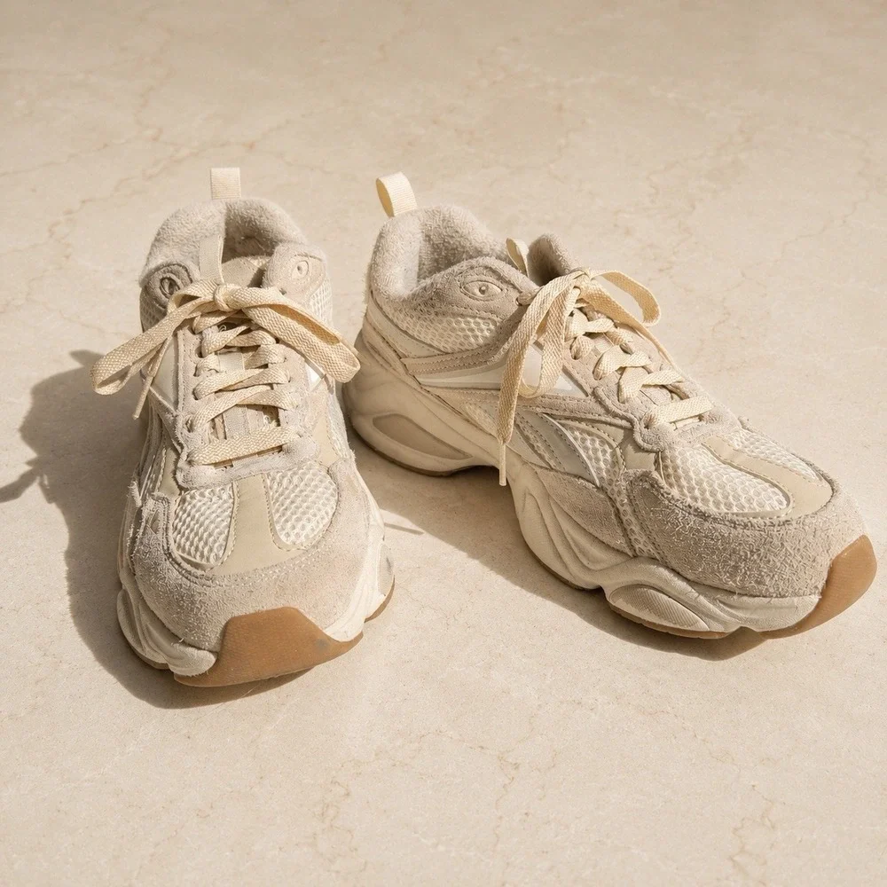 Reebok Women's 10 Cream Beige Suede Mesh Chunky Retro Sneakers Gum Sole